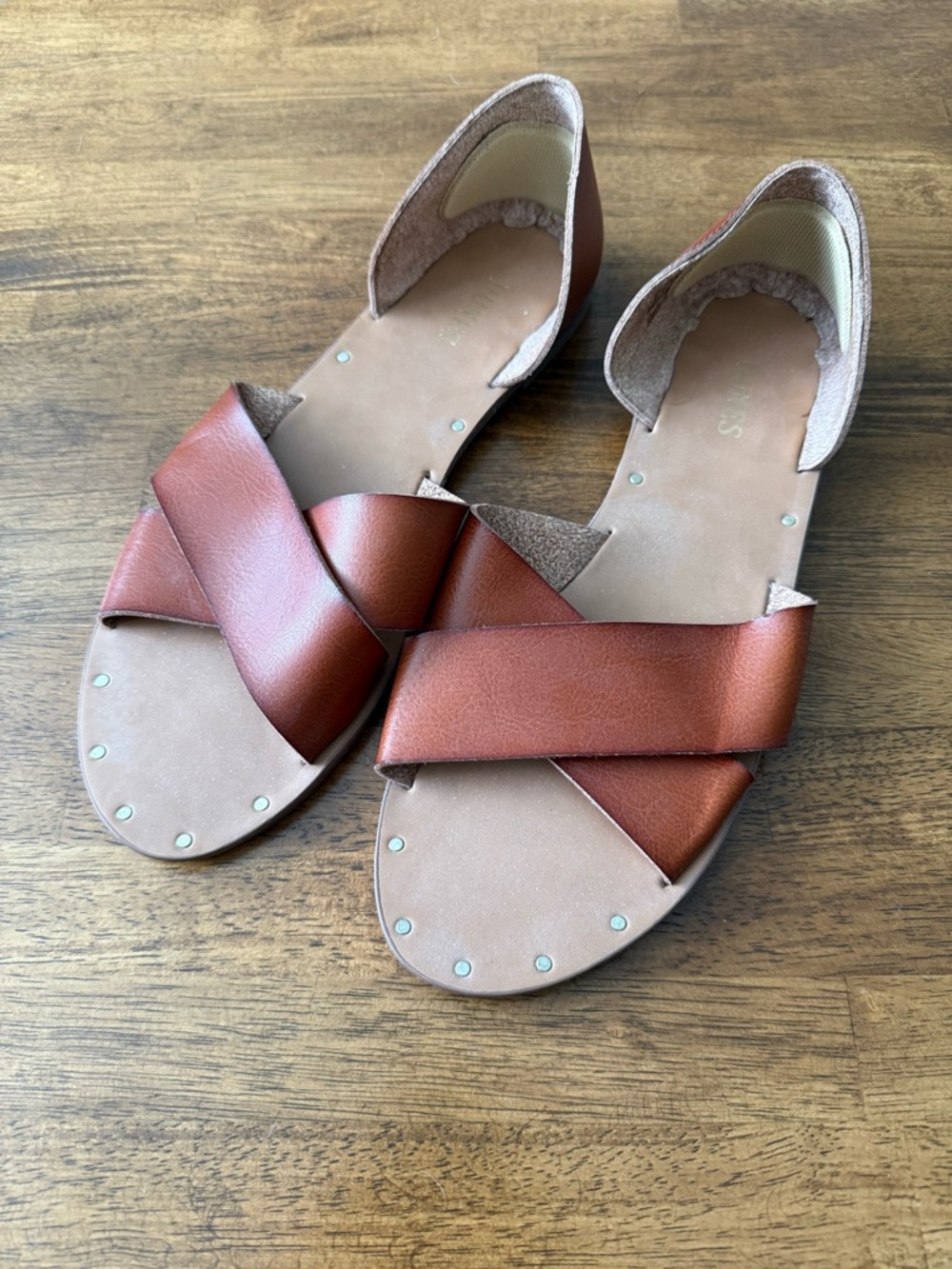 Women’s Slip-On Crossband Sandals in Copper Brown